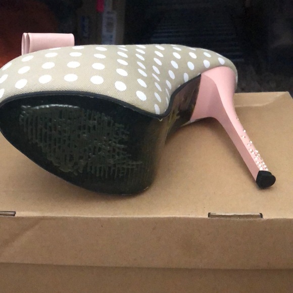 Crape Myrtle Bow Heels - Picture 4 of 4